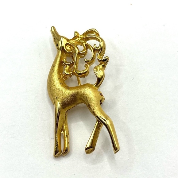 Vintage Christmas Brooch 5 Holly & Jingle Bells Santa Reindeer Tree Pin Lot - Picture 6 of 14